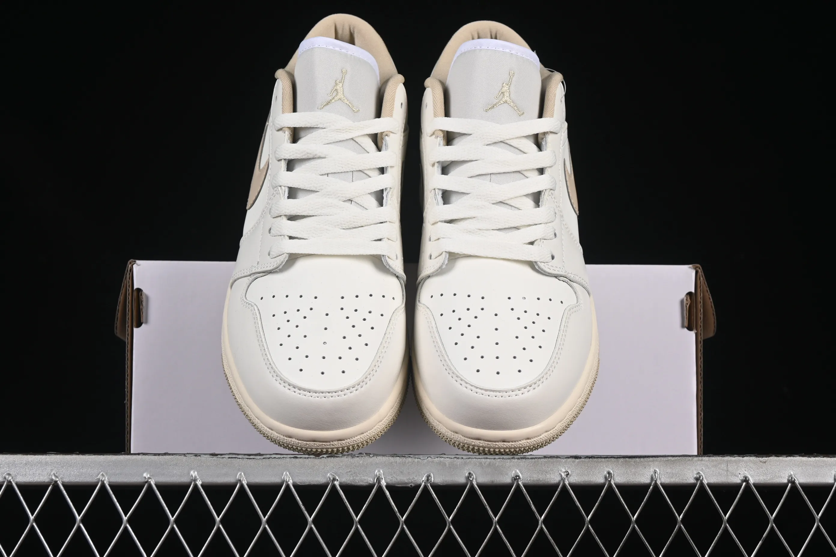 All categories Air Jordan Jordan series basketball shoes Air Jordan 1 Low Air Jordan 1 Low AJ1 Joe 1 off-white low-top cultural and leisure sports sneakers DC0774-112